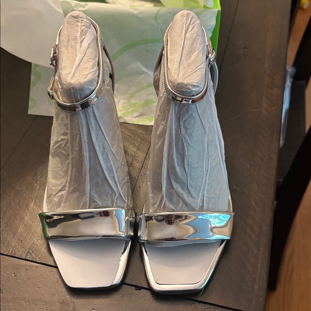 NWT Sam Edelman Daniella Wedge Heels in Silver Size 7.5 Wide